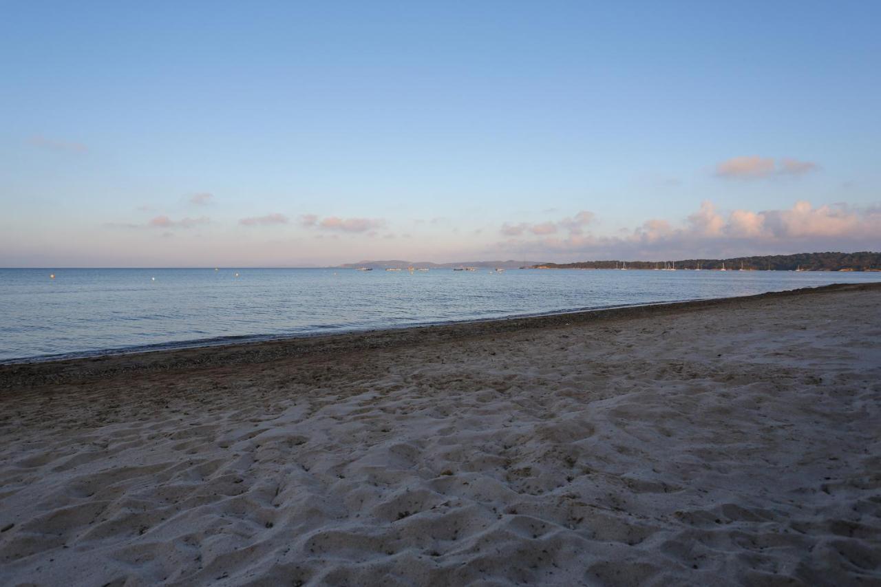 Appartements Acces Prive Plage De La Bergerie Йер Экстерьер фото